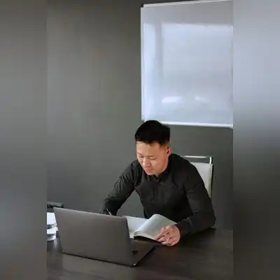 江英荻